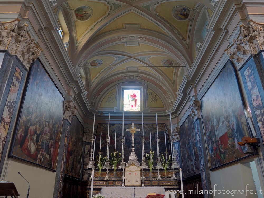 Ghislarengo (Novara) - Presbiterio della Chiesa della Beata Vergine Assunta